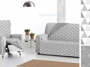 Cubre sofá reversible dos caras:estampado triángulo y cara lisa gris